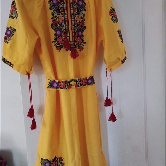 Romanian traditional dress hand made - Picture 3 of 5